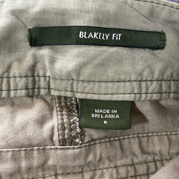 Eddie Bauer Hiking Pants Womens 8 Faded Green Blakely Fit Ripstop Crop - Picture 6 of 14